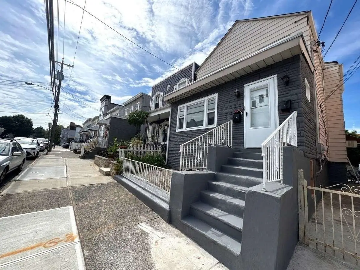 189 BARTHOLDI AVE, Jersey City, NJ 07305 - #1