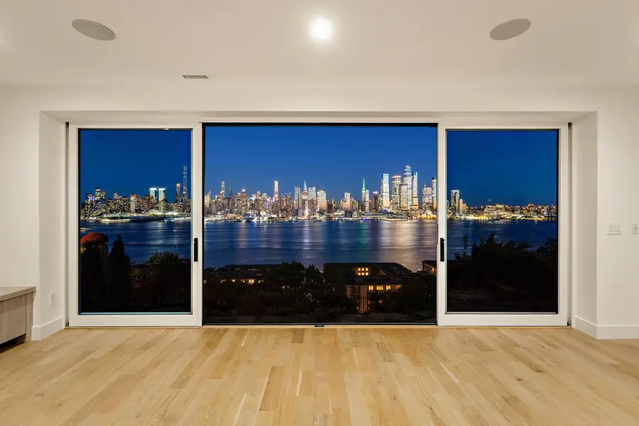 58 KING AVE, Weehawken, NJ 07086 - #2