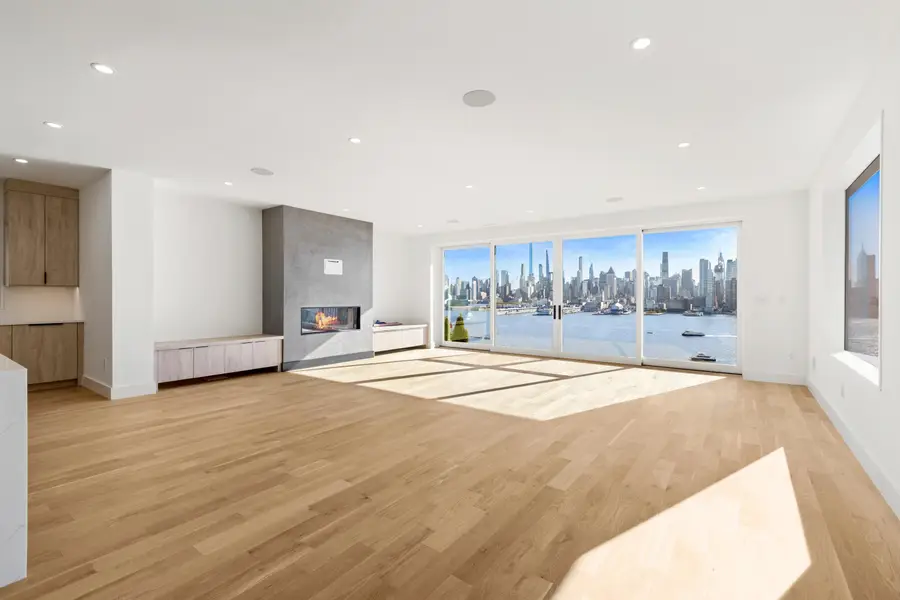 58 KING AVE, Weehawken, NJ 07086 - #3