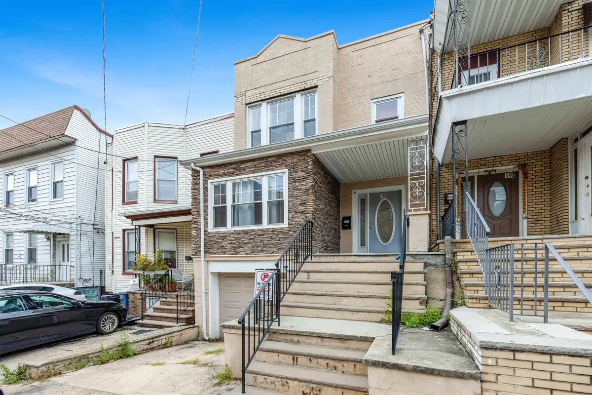 19 COLUMBIA AVE, Jersey City, NJ 07307 - #1