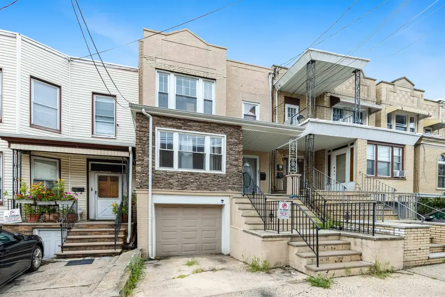 19 COLUMBIA AVE, Jersey City, NJ 07307 - #3