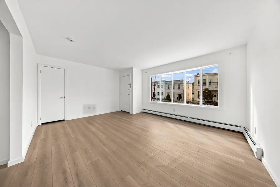26 PIERCE AVE, Jersey City, NJ 07307 - #3