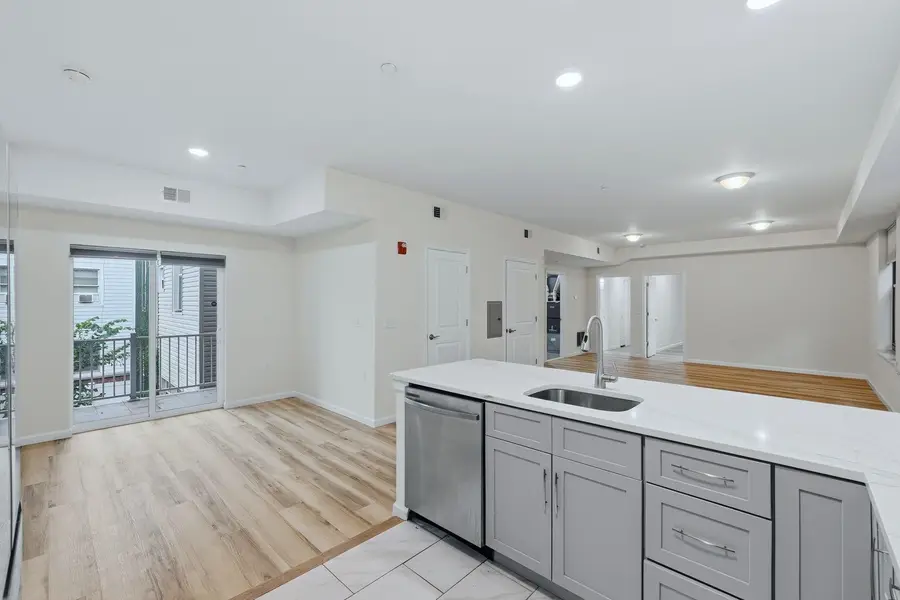 145 BERGEN AVE, Jersey City, NJ 07305 - #2