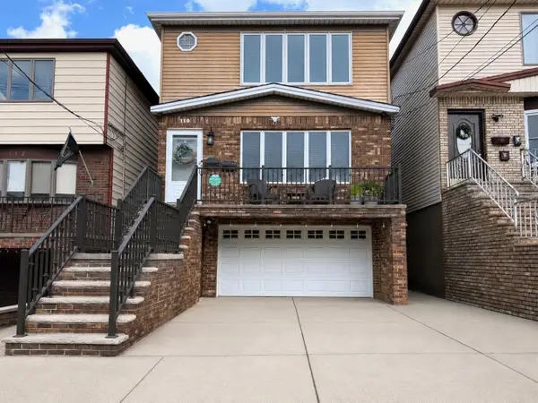 110 LEXINGTON AVE, Bayonne, NJ 07002