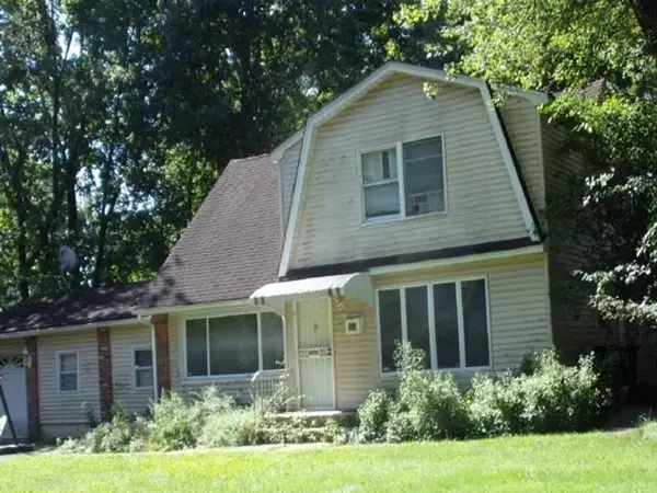 82 KNOLLWOOD DR, Paramus, NJ 07652