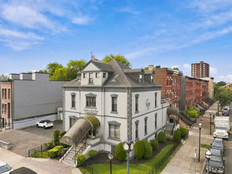37 CLINTON AVE, Jersey City, NJ 07304 - #3