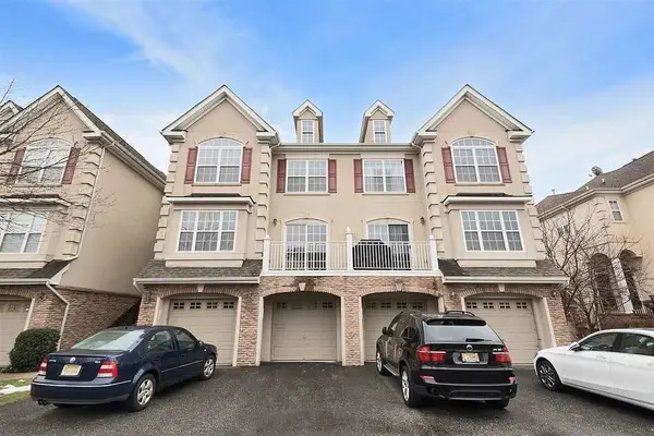 187 BLUE HERON DR, Secaucus, NJ 07094