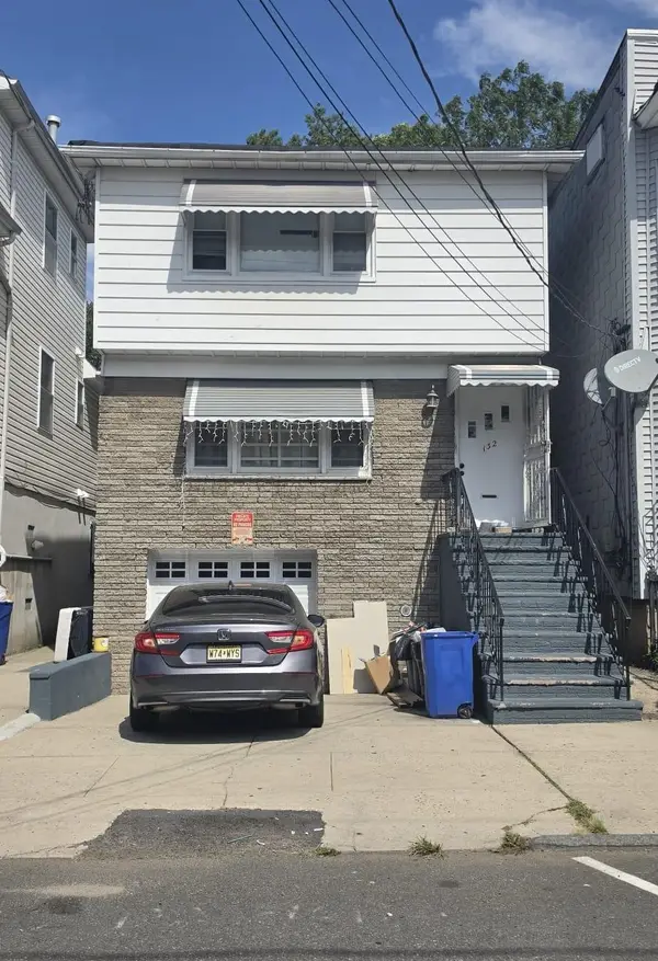 132 ARMSTRONG AVE, JC, Greenville, NJ 07305