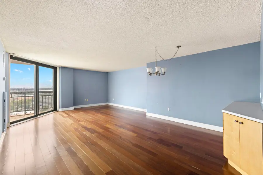 2032 HARMON COVE TOWER #2032, Secaucus, NJ 07094 - #2