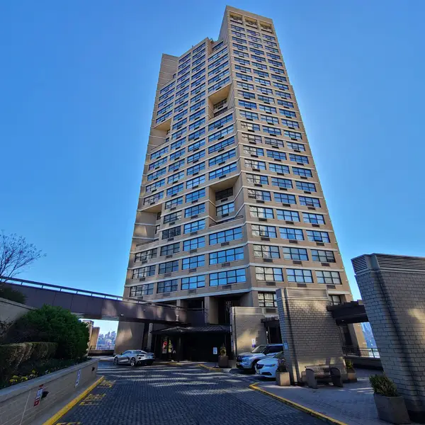 7002 BLVD EAST #16 i, Guttenberg, NJ 07093