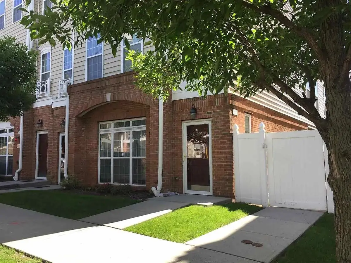 265 CUSTER AVE #118, Jersey City, NJ 07305 - #1