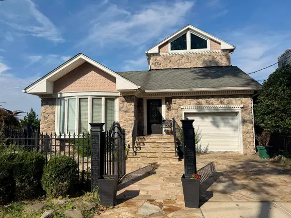 33 ROOSEVELT TERRACE, Bayonne, NJ 07002