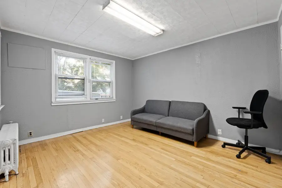 813 MONTGOMERY ST, Jersey City, NJ 07306 - #3