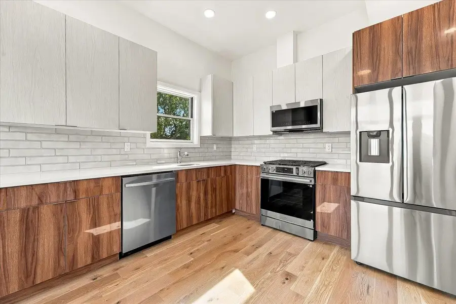 24 WEST 19TH ST, Bayonne, NJ 07002 - #3