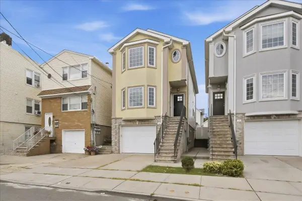 28 DAVIS ST #2, Harrison, NJ 07029