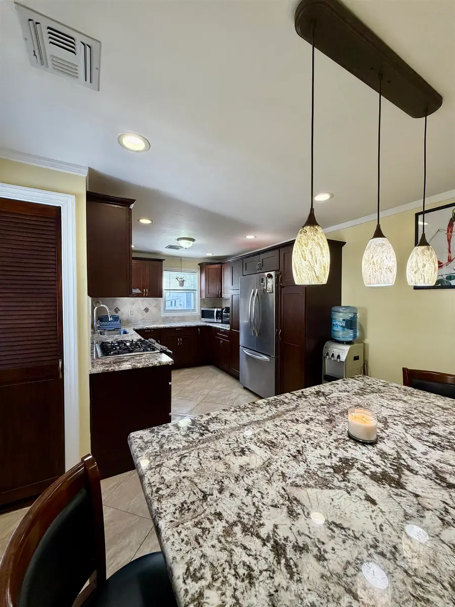 19 LOCUST AVE, Kearny, NJ 07032 - #3