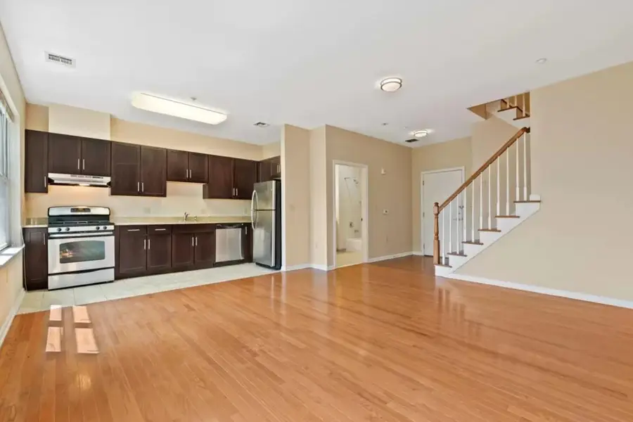 25 DUNCAN AVE #211, Jersey City, NJ 07304 - #2
