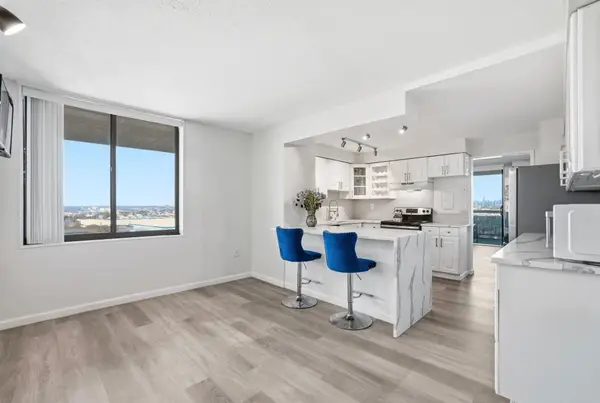 1633 HARMON COVE TOWER #1633, Secaucus, NJ 07094