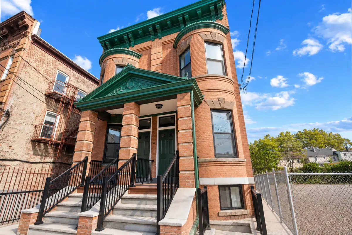 124A LEXINGTON AVE, Jersey City, NJ 07304 - #1