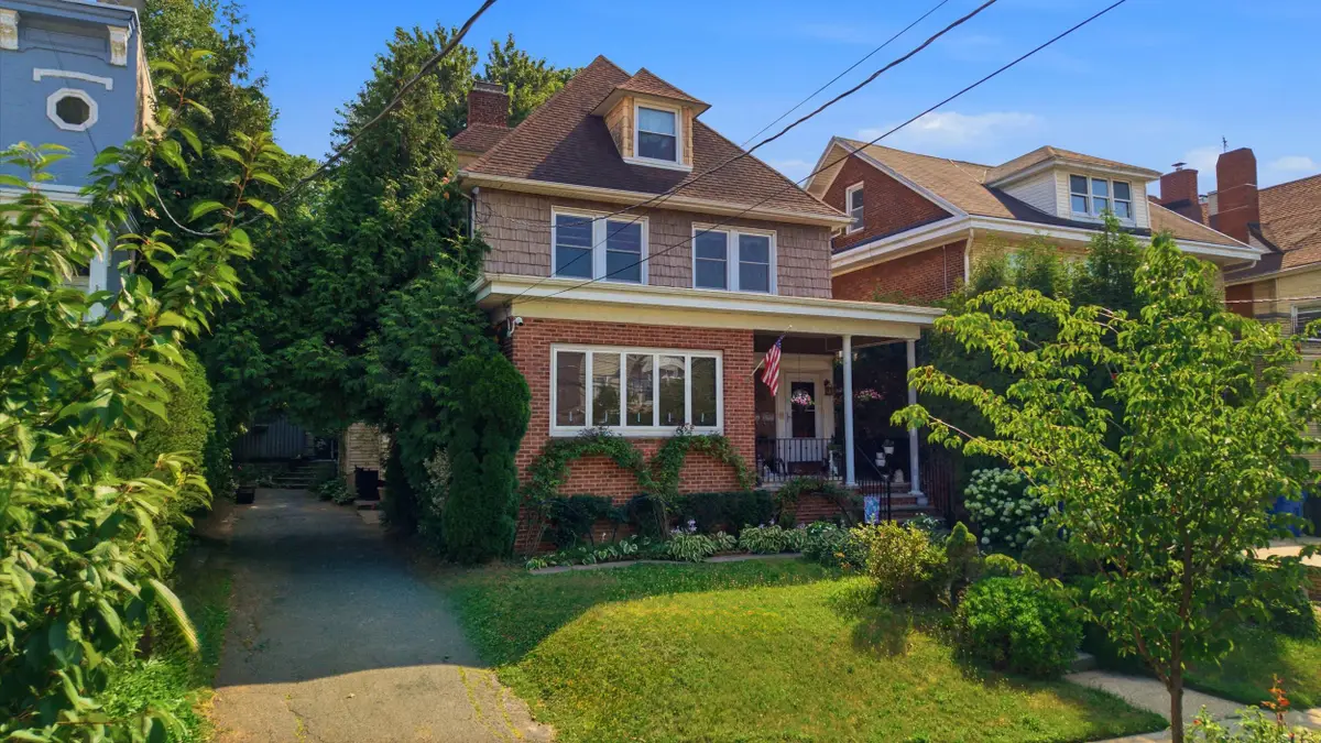 82 WEST 34TH ST, Bayonne, NJ 07002 - #1
