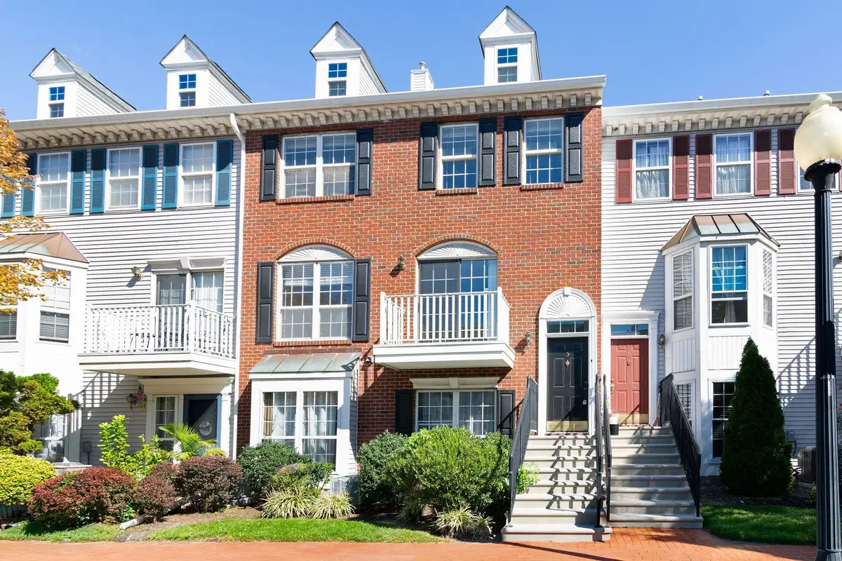 5 BUTTERNUT ST, Jersey City, NJ 07305 - #1