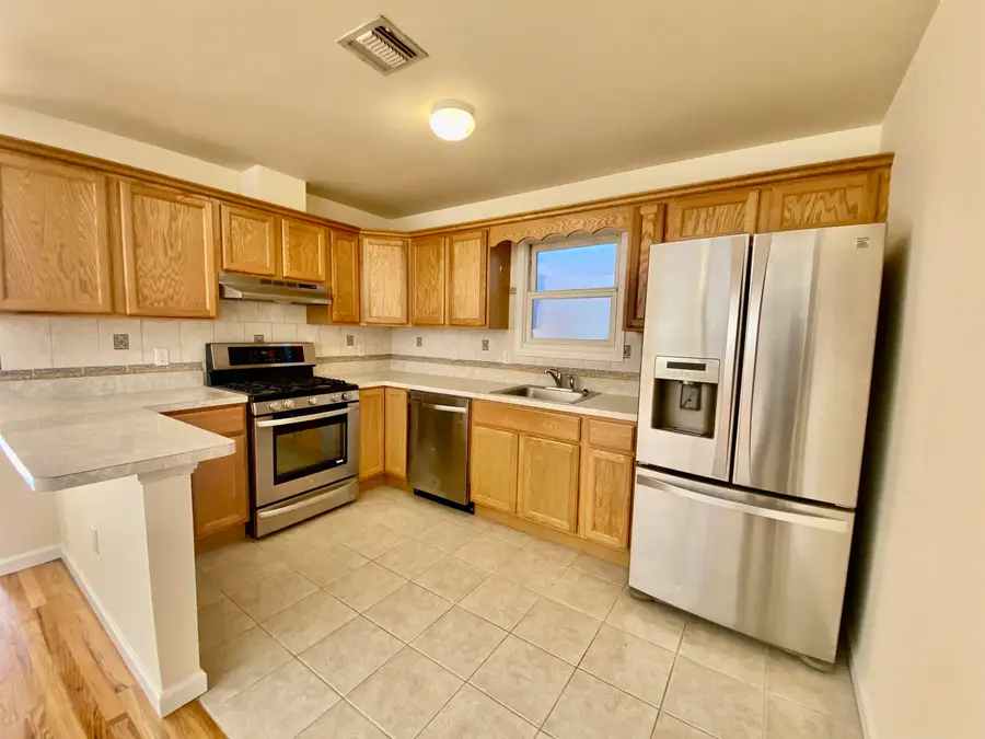 217 NEW YORK AVE, Jersey City, NJ 07307 - #3