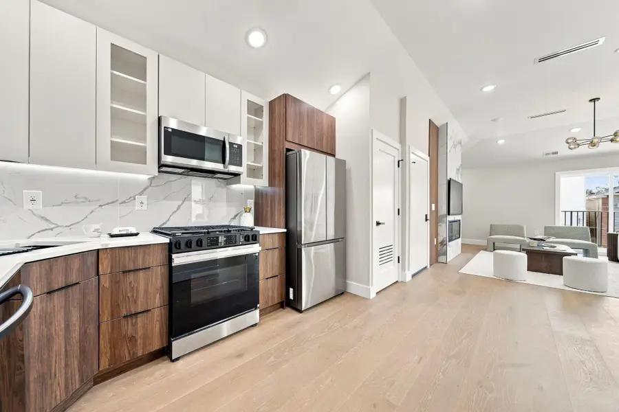 181 WEBSTER AVE #2, Jersey City, NJ 07307 - #3