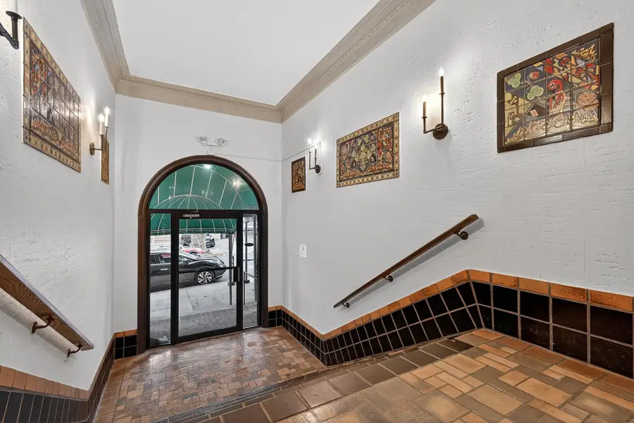 107 KENSINGTON AVE #203, Jersey City, NJ 07306 - #2