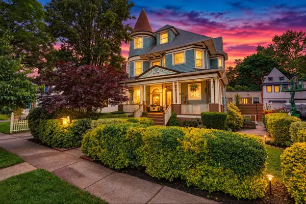 38 BENTLEY AVE, JC, Journal Square, NJ 07304
