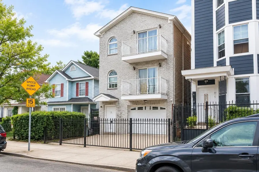 75 GRANT AVE, Jersey City, NJ 07305 - #2