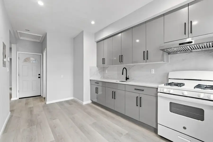 570 WEST SIDE AVE, Jersey City, NJ 07304 - #3