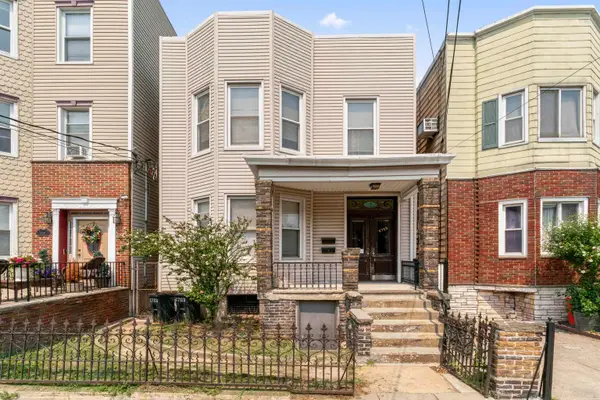 2703 PALISADE AVE, Union City, NJ 07087