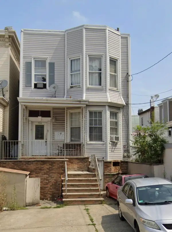 706 17TH ST, Union City, NJ 07087