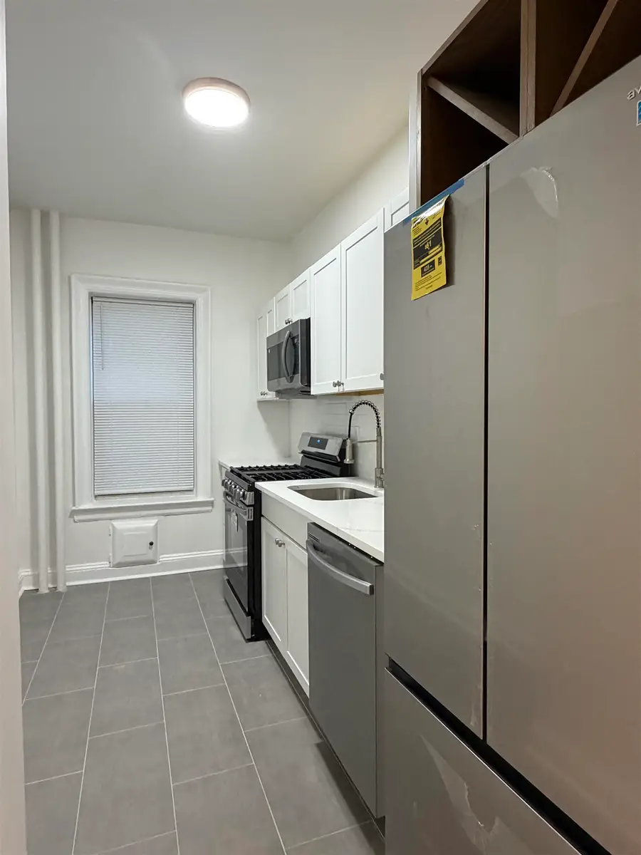 194 KENSINGTON AVE #203, Jersey City, NJ 07306 - #3