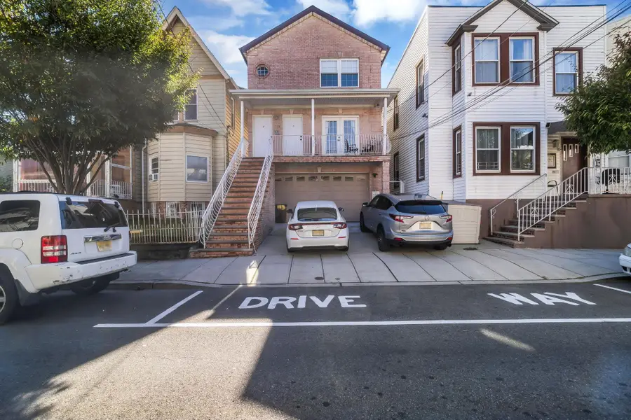 113 38TH ST, Union City, NJ 07087 - #2