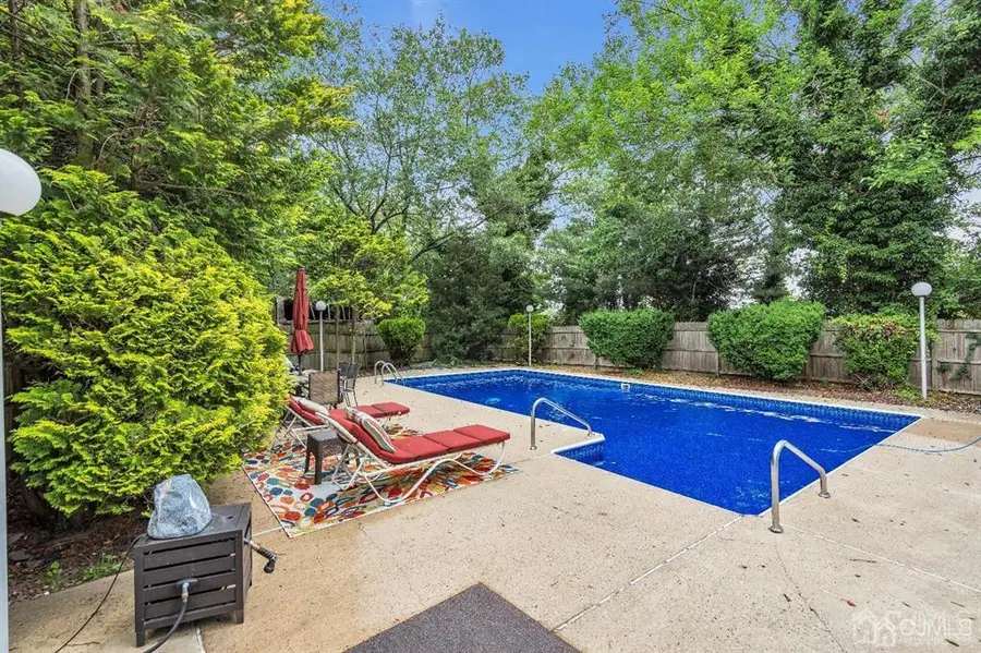 -522 Oakview Drive, Toms River, NJ 08753 - Image #3