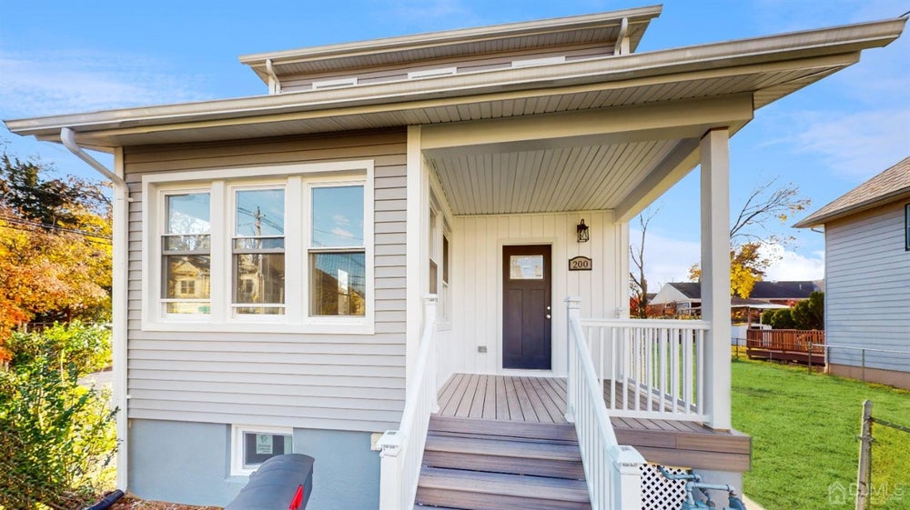 200 Lawrence Street, New Brunswick, NJ 08901 BHGRE