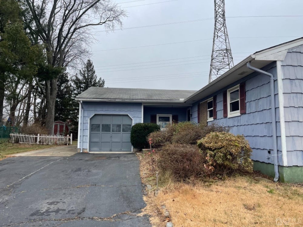 14 Surrey Lane, Sayreville, NJ 08859 BHGRE