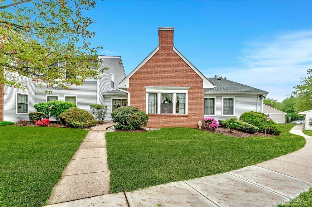 254 Wycoff Way W, East Brunswick, NJ 08816 BHGRE