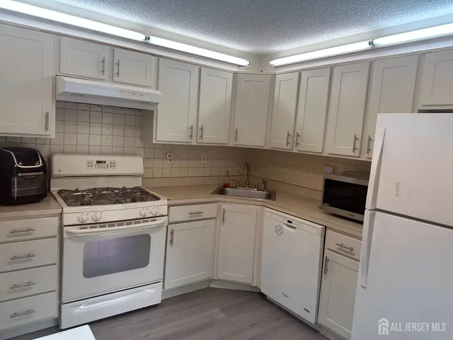 -167 Rachel Court, Franklin Park, NJ 08823 - Image #3