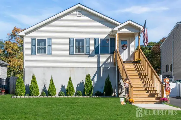 -35 Willow Street, Middletown, NJ 07758