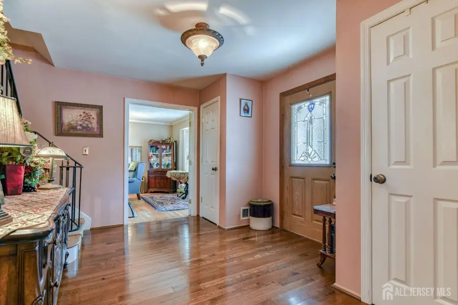 -51 S Brook Drive, Milltown, NJ 08850 - Image #3