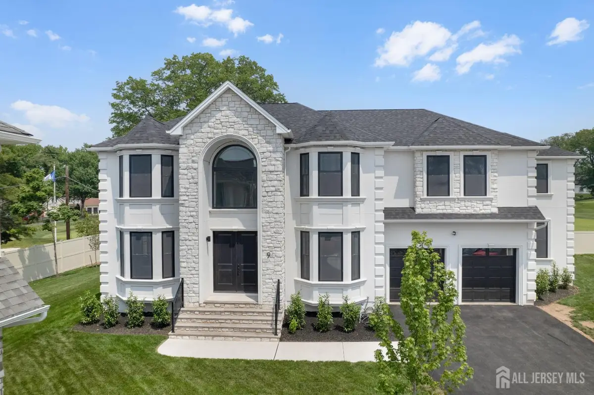 -9 Links Drive, Edison, NJ 08820 - Image #1