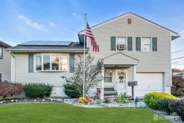 -164 Pennsylvania Avenue, Hopelawn, NJ 08861