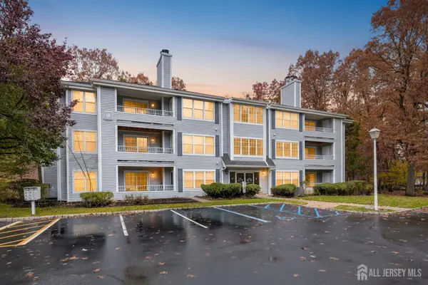 -908 Meadow Court, Helmetta, NJ 08828