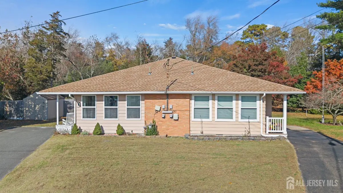 -28 Saint Moritz Place, Toms River, NJ 08753 - Image #1