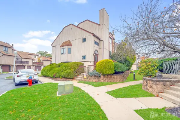 -96 Diamond Lane, Old Bridge, NJ 08857