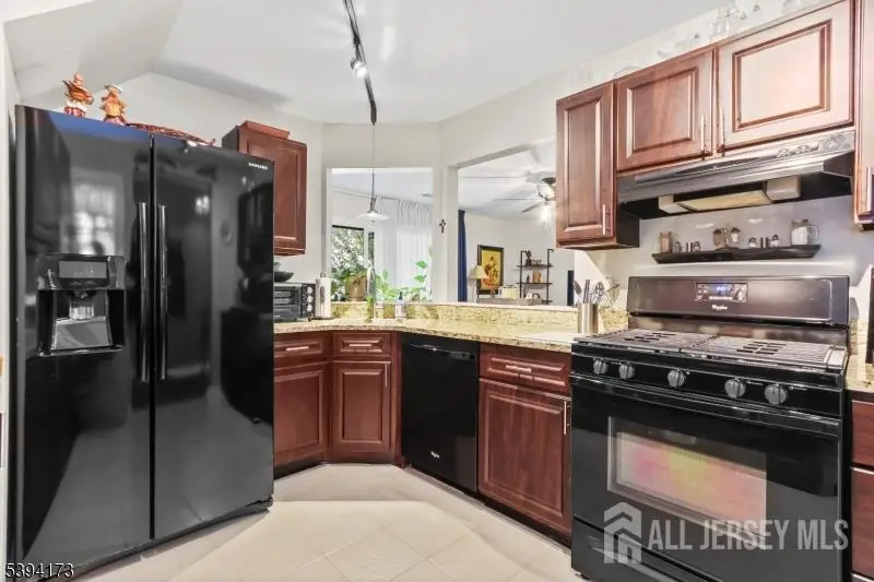 -1902 Bayhead Drive, Parlin, NJ 08859 - Image #2