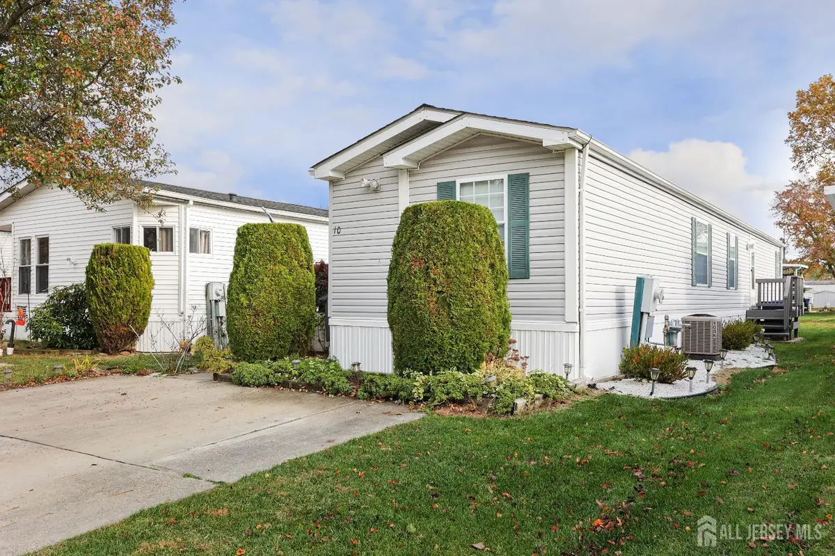 -10 Twain Road, North Brunswick, NJ 08902 - Image #1