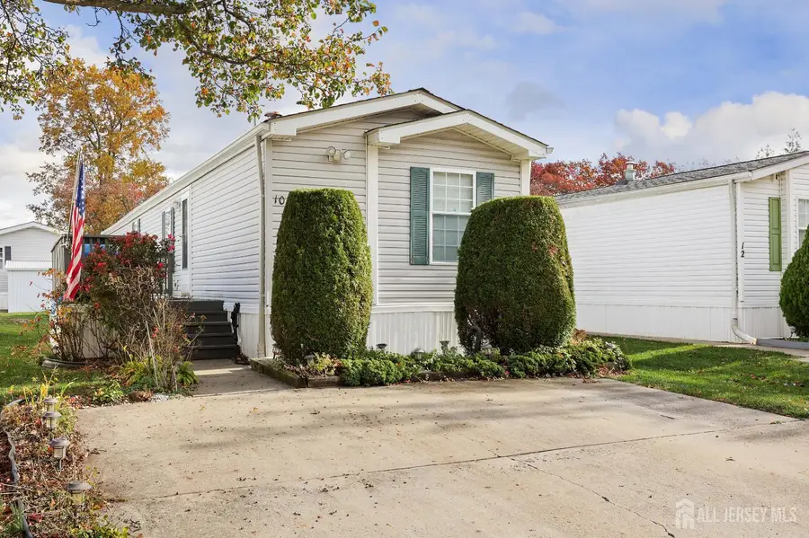 -10 Twain Road, North Brunswick, NJ 08902 - Image #2